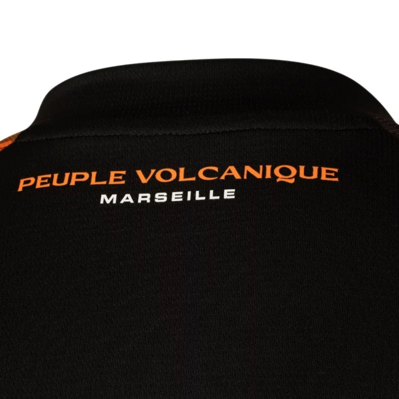 Maillot OM : une tenue third orange et volcanique